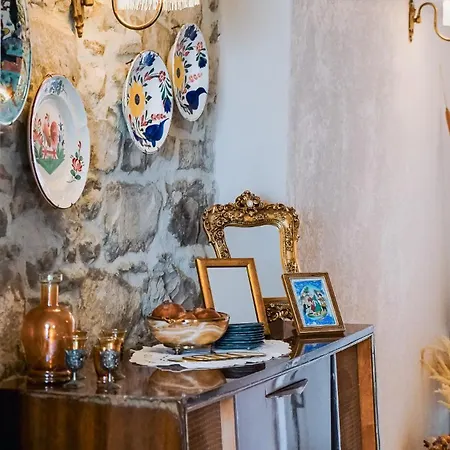 Hotel 1870's Tas - Sanat Sokagi Izmir